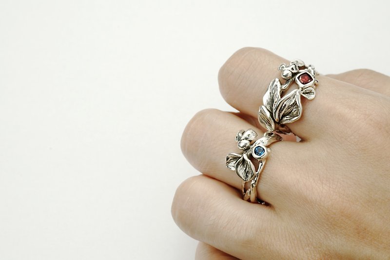 Windy large leaf and playful small leaf ladybug ring - General Rings - Sterling Silver 