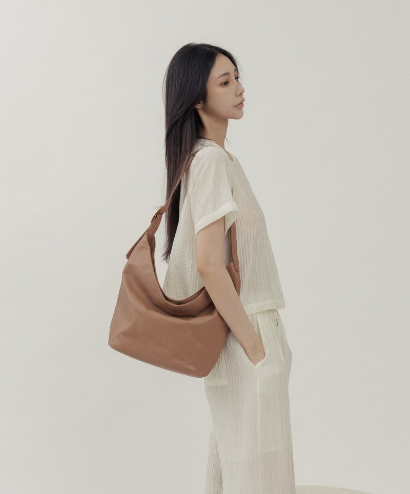 靈活搭配多分層簡潔真皮肩斜背包 奶茶 - 側背包/斜背包 - 真皮 