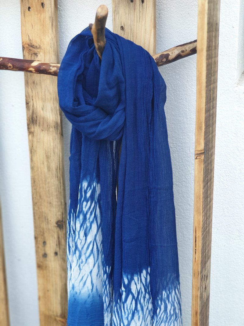 Surrounded by happiness, deep blue cotton tassel long scarf, wild Wenqing hand dyed gift, self-use scarf - Scarves - Cotton & Hemp Blue