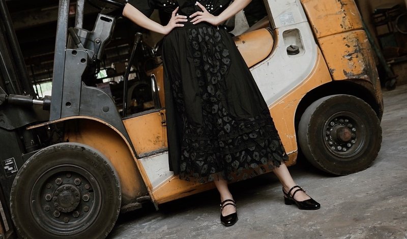 Black Flower Skirt_Deckmethailand - Skirts - Cotton & Hemp 