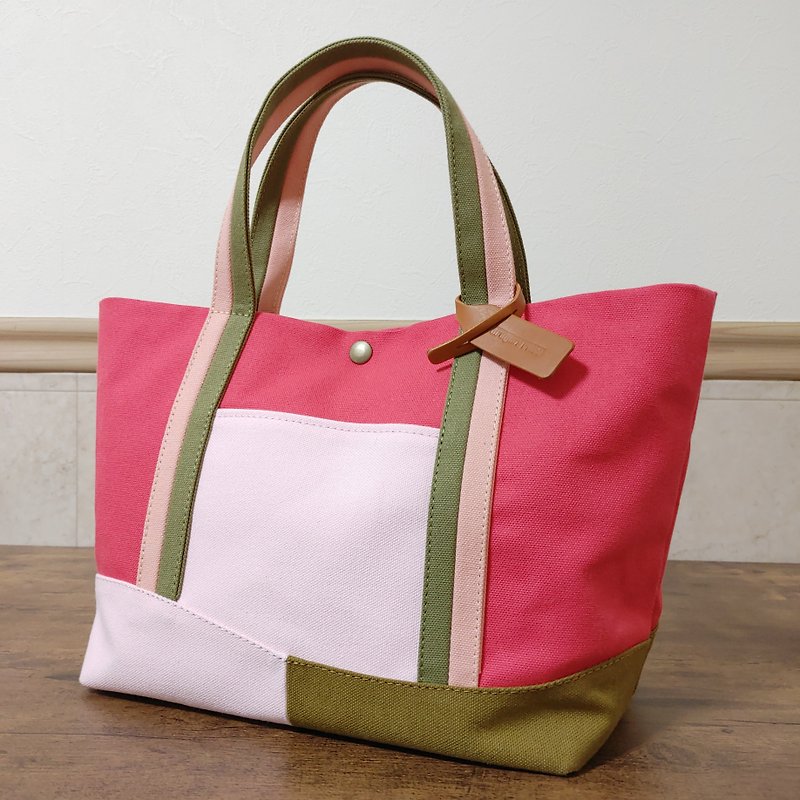 canvas tote bag　Mi-Geranium - กระเป๋าถือ - ผ้าฝ้าย/ผ้าลินิน สีแดง