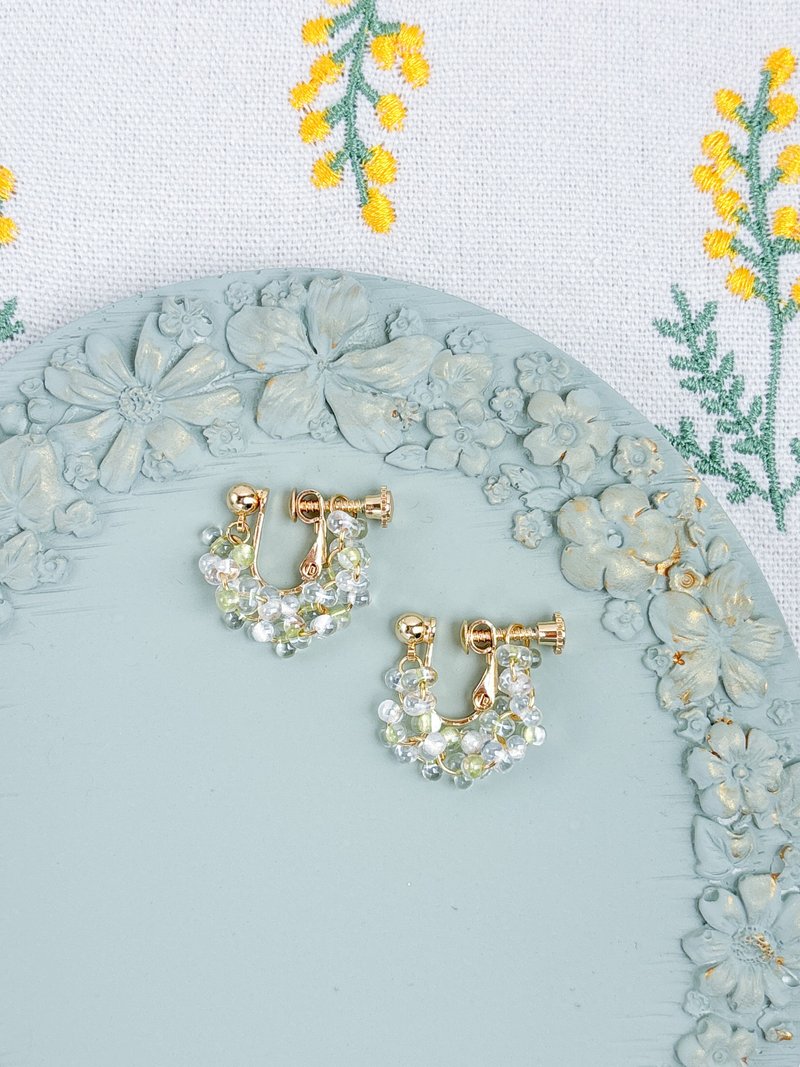 Japanese style beads - morning dew - light green - earlobe earrings - ต่างหู - แก้ว สีเขียว