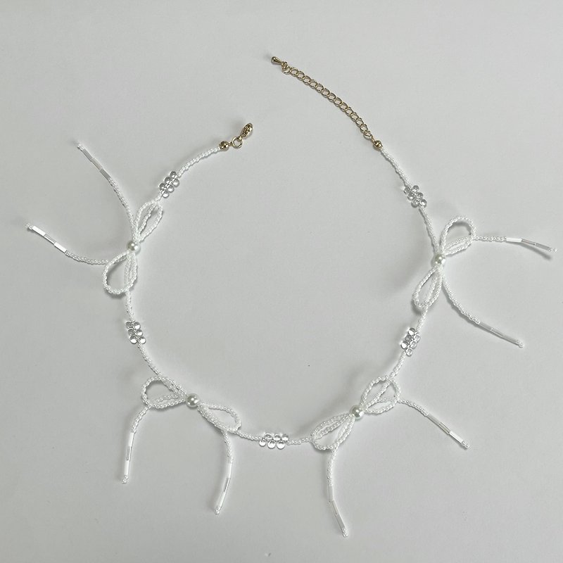 Bead Necklace Ribbon Pearl White Bead and Pearl Ribbon Necklace - สร้อยคอ - วัสดุอื่นๆ 