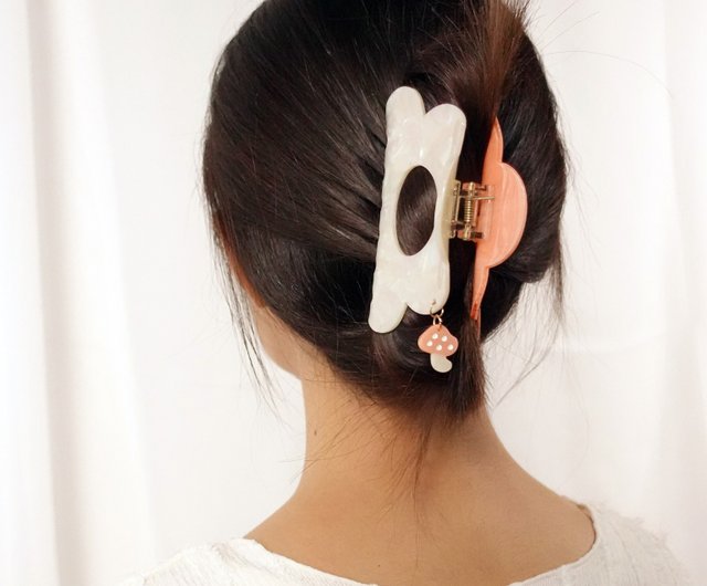 YUJIE Cotton Tail Hair Clip (Small)