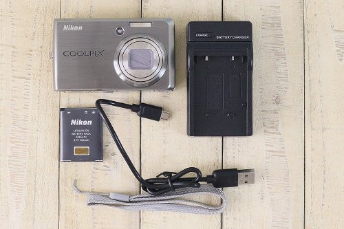 Nikon ニコン COOLPIX S600 コンパクトデジカメ Amazon | Nikon デジタルカメラ COOLPIX S600 ピンクゴールド