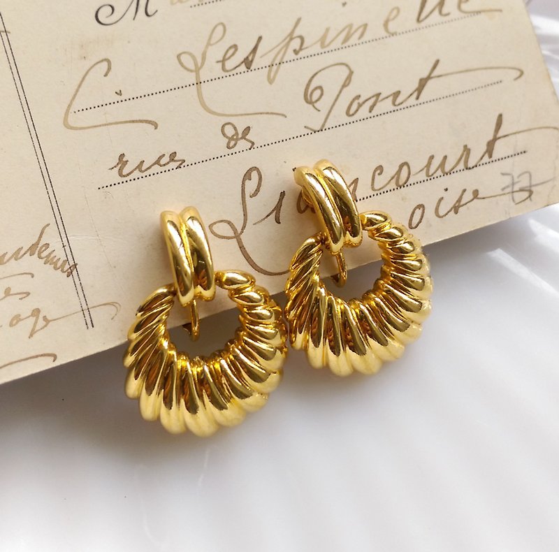 Western antique jewelry. Napier spiral drop clip earrings - ต่างหู - โลหะ สีทอง