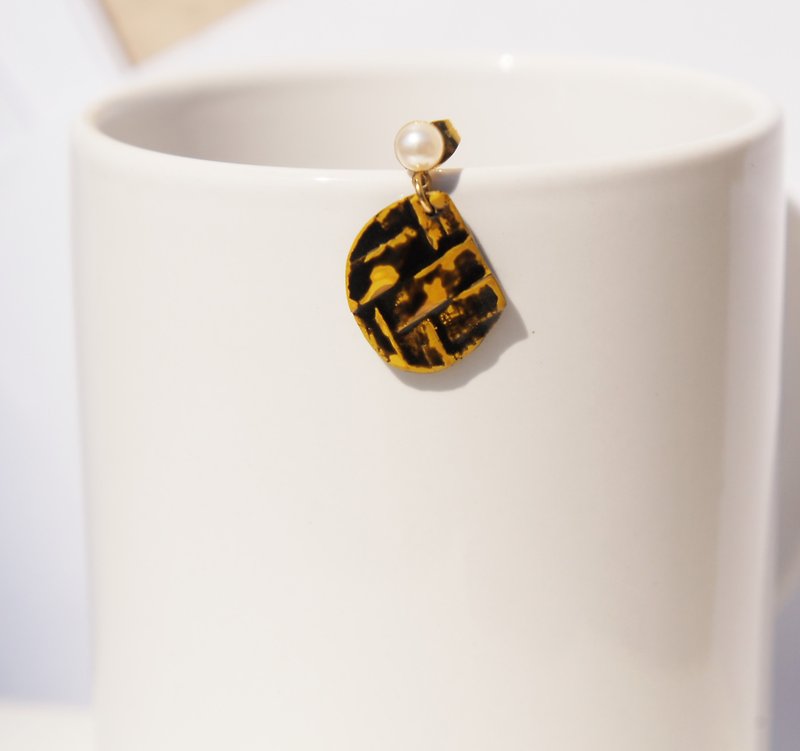 Bee-Basketball Lacquerware Jewelry - Earrings & Clip-ons - Bamboo Yellow