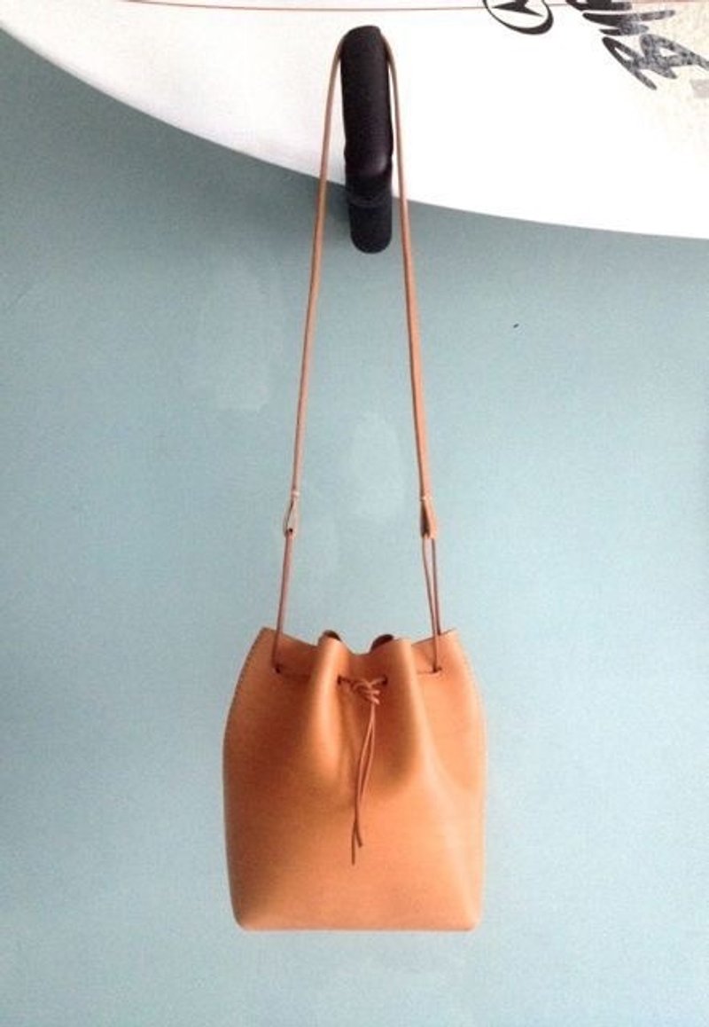 Small bucket side bag original leather color European leather - กระเป๋าแมสเซนเจอร์ - หนังแท้ 