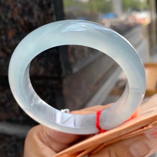 アイスジェイド 天然翡翠 ミャンマー産A貨翡翠バングル • アイス