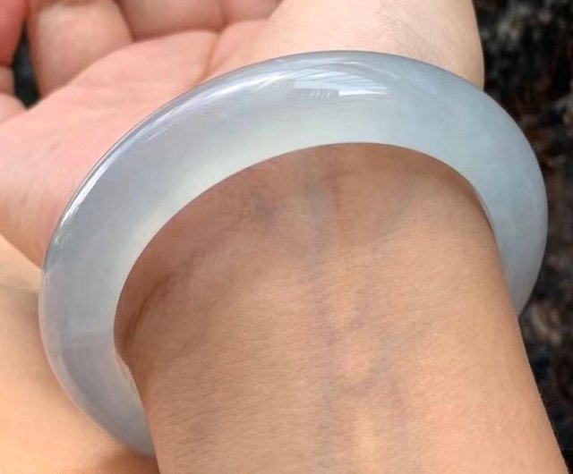 アイスジェイド 天然翡翠 ミャンマー産A貨翡翠バングル • アイス