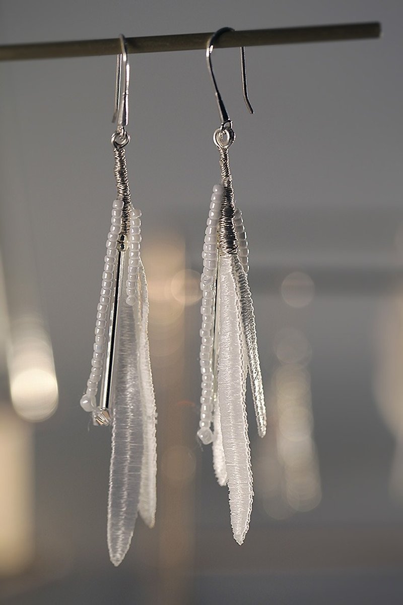 Embellished earrings - ต่างหู - เครื่องเพชรพลอย ขาว