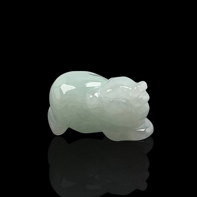 [Pigs are happy] Ice-floating green flower jade piggy necklace decoration | Natural Burmese jade A grade jade - สร้อยคอ - หยก สีเขียว