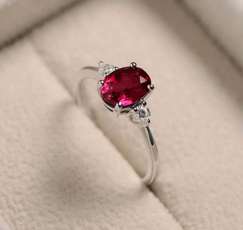 แหวนเงินพลอยแดงทับทิม 9 x 7 มิล แหวนแต่งงานหรือแหวนวันเกิด - แหวนทั่วไป - เงินแท้ สีแดง