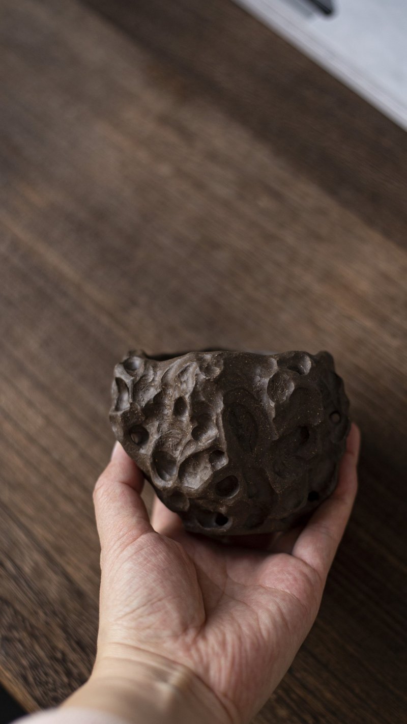 太湖石杯 手绘证书 原矿青段 更有太湖石韵味 全手工制作 难度极 - 茶壺/茶杯/茶具 - 陶 灰色