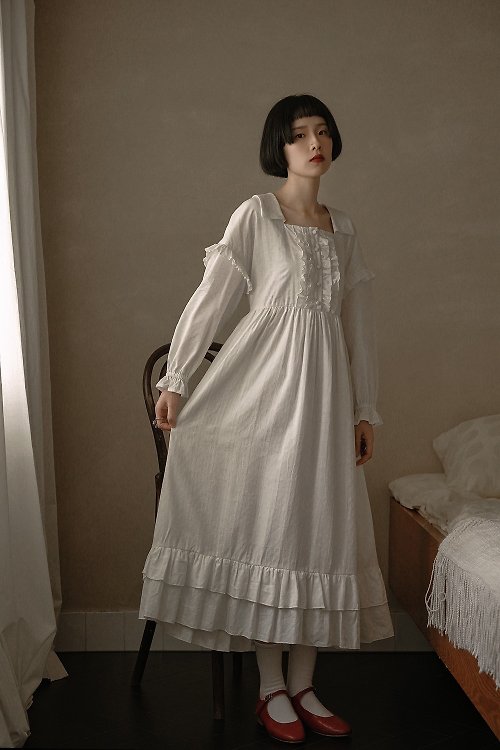 然而 RANER 白色 法式方領古董洋裝 女木耳花邊繫帶高腰宮廷風連衣裙 小白裙