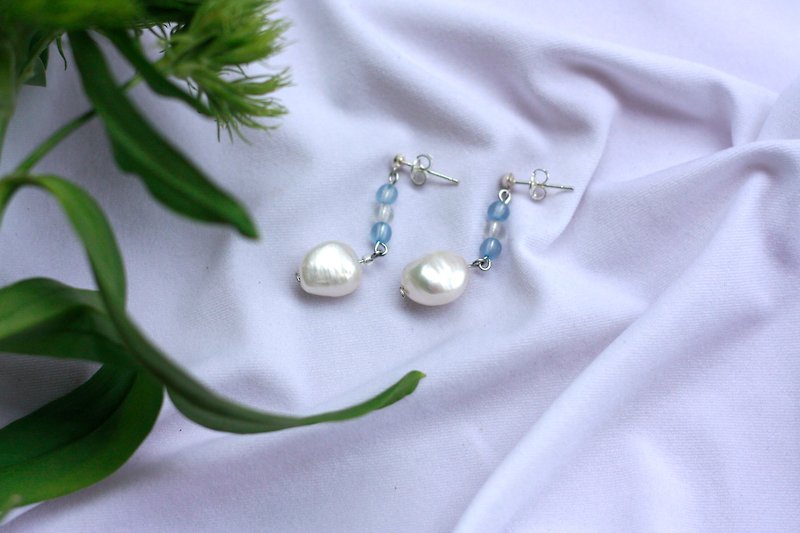 エレガントな青と白の真珠のイヤリング925純銀製の耳鍼 - ピアス・イヤリング - 宝石 ホワイト