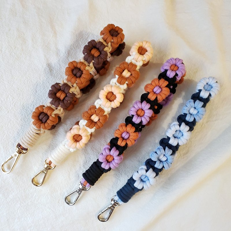 Braided floral mobile phone lanyard wrist rope - เชือก/สายคล้อง - ผ้าฝ้าย/ผ้าลินิน สีนำ้ตาล
