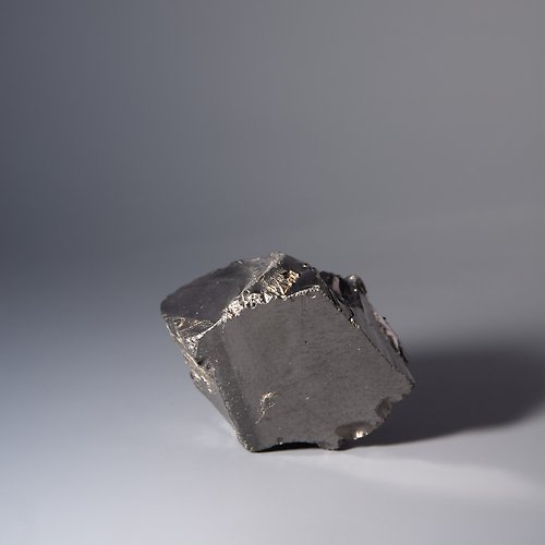 Keled Rocks 銀次石墨小塊重量為144克