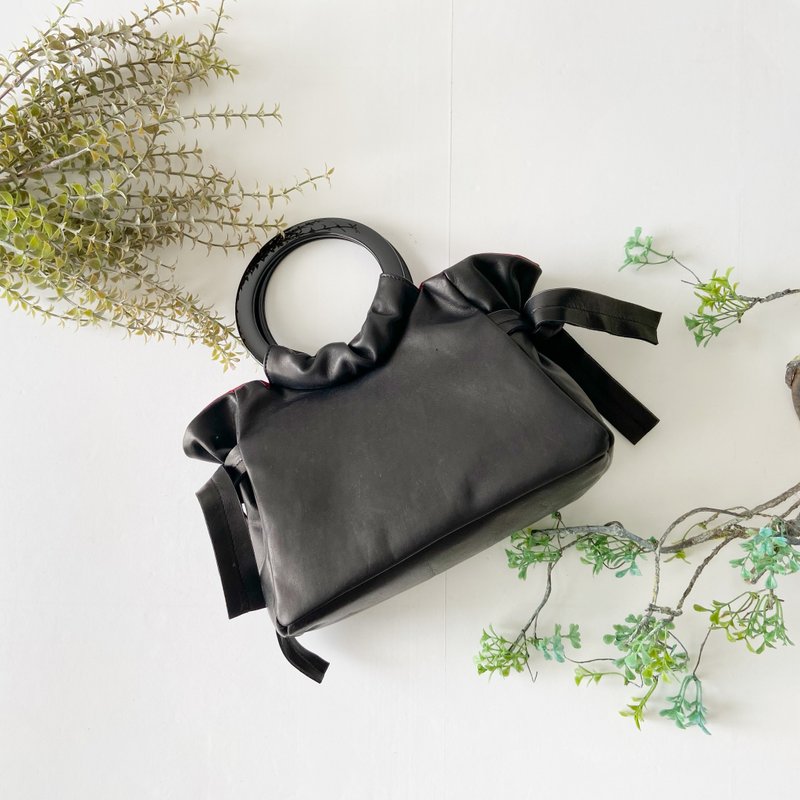 Ring handle bag horse leather black 2way ribbon - กระเป๋าถือ - หนังแท้ สีดำ