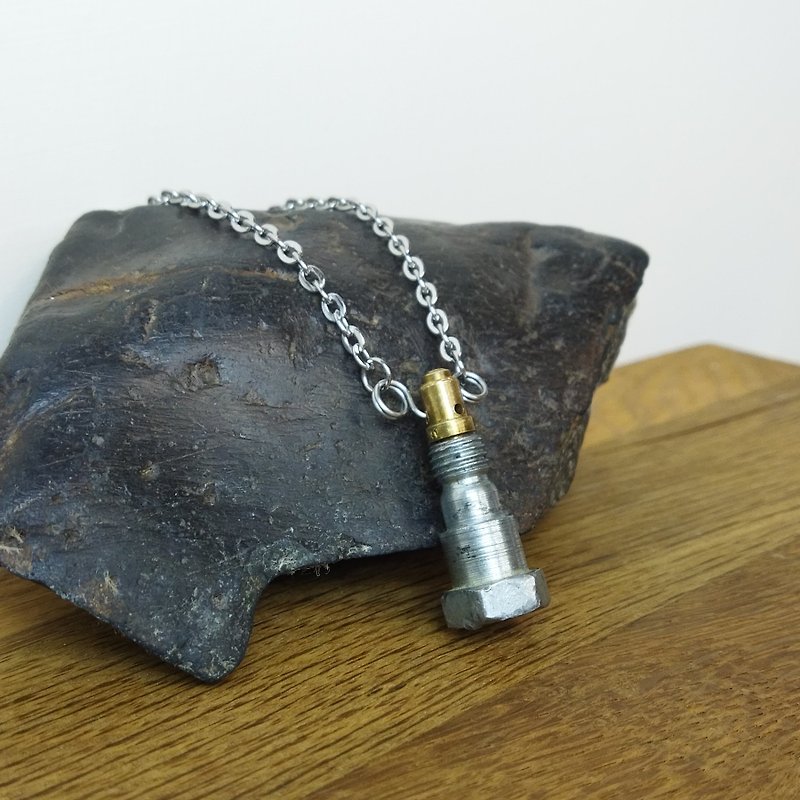 Wasteland necklace recycled. Dystopian necklace for men - สร้อยคอ - โลหะ สีเงิน