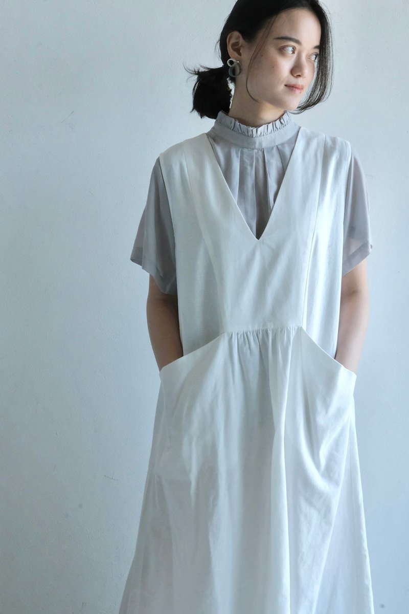 V-neck dress with pockets - ชุดเดรส - ผ้าฝ้าย/ผ้าลินิน 