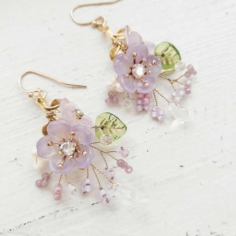 Momolico peach lily can be gorgeous small bouquet earrings (purple) - ต่างหู - วัสดุอื่นๆ สีม่วง