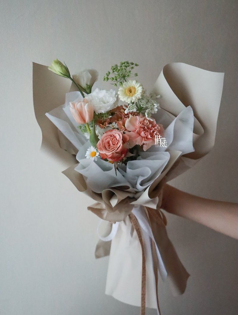 Cappuccino, gentle milk tea, carnation, tulips, flower bouquet/Taichung area only - Dried Flowers & Bouquets - Plants & Flowers Khaki
