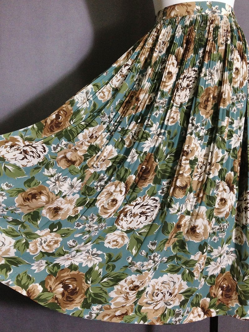 When vintage [antique dress / skirt large lake blue flowers antique dress] abroad back VINTAGE - กระโปรง - เส้นใยสังเคราะห์ หลากหลายสี