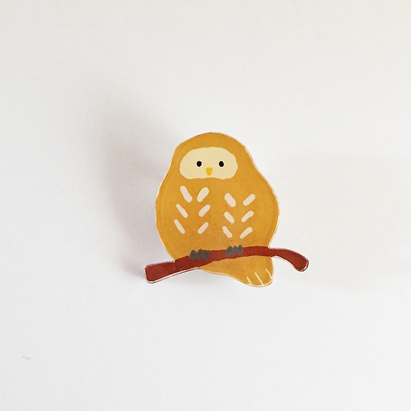 Plaven brooch 2 of an owl that stays in a tree - Brooches - Plastic Orange