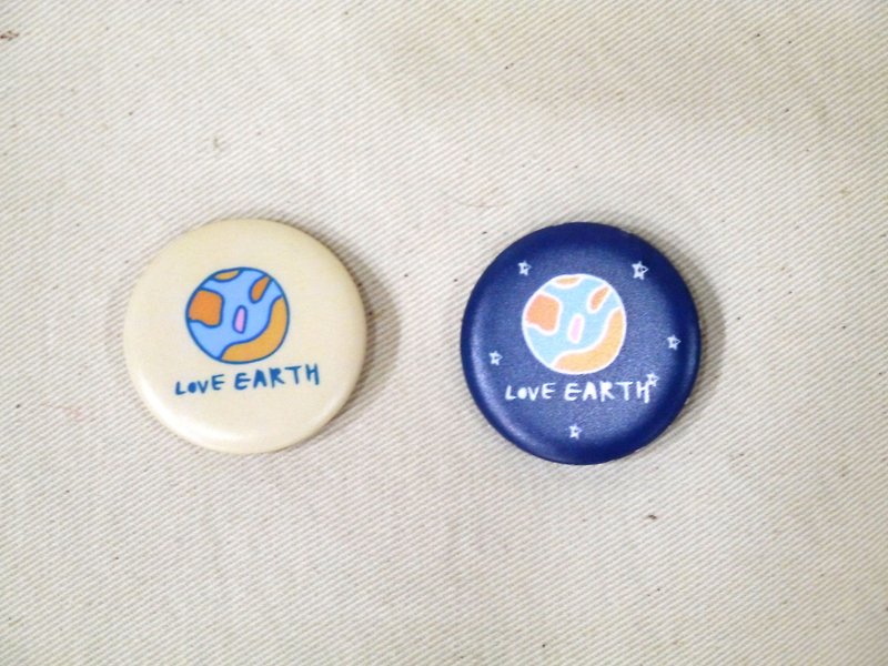 |バッジマグネット| Love Earth（2モデル） - マグネット - その他の素材 ブルー