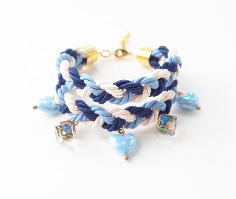 Navy,Blue & White double stack bracelet + heart and cyrstal charms - สร้อยข้อมือ - วัสดุอื่นๆ สีน้ำเงิน
