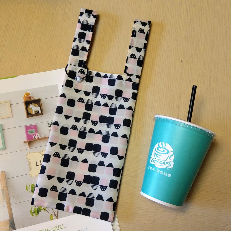 Small City (light pink)。Handmade reusable bag for drinks and anything - Beverage Holders & Bags - Waterproof Material Pink