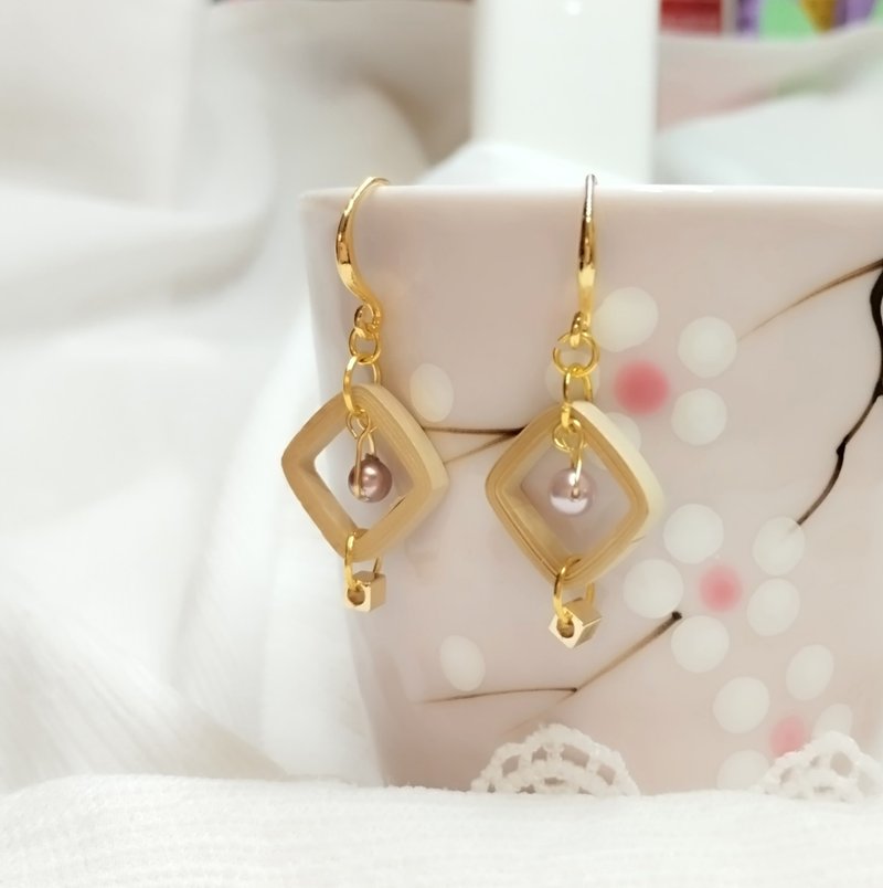 Paper quilling paper craft paper jewelry handmade accessories-Fangyuan/cream paper earring - ต่างหู - กระดาษ สีกากี