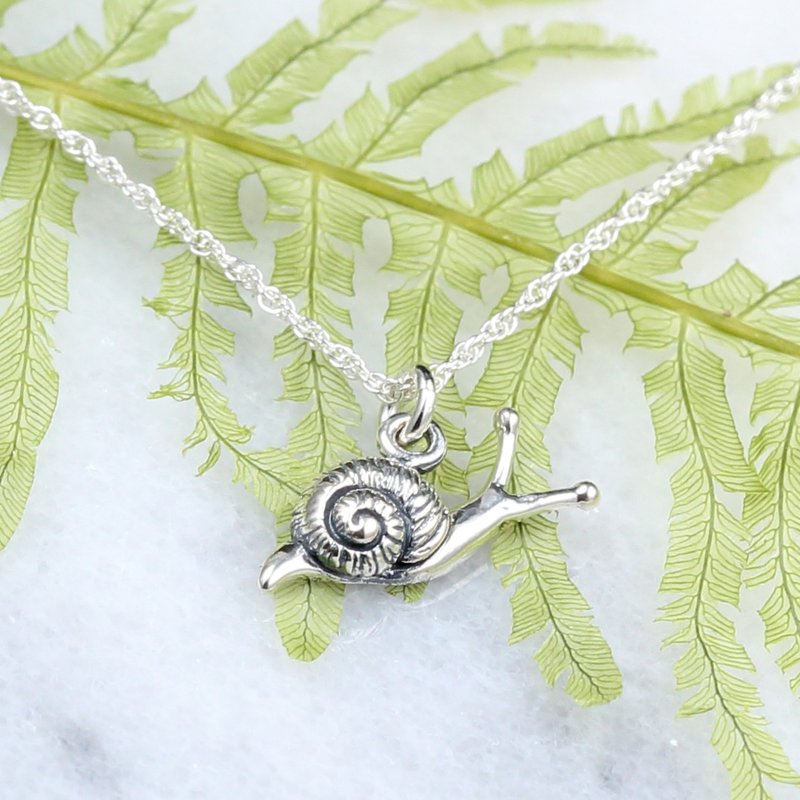 【Angel & Me】Snail s925 sterling silver necklace Valentine Day Birthday gift - สร้อยคอ - เงินแท้ สีเงิน