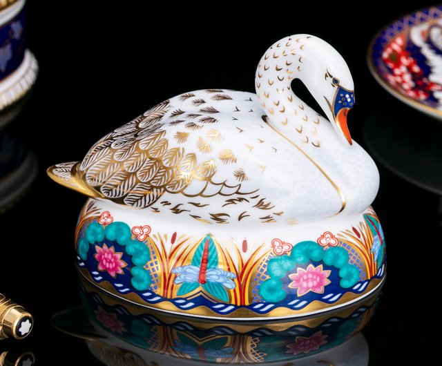 ロイヤルクラウンダービー 1996年 ファンタジースワン ボーンチャイナ