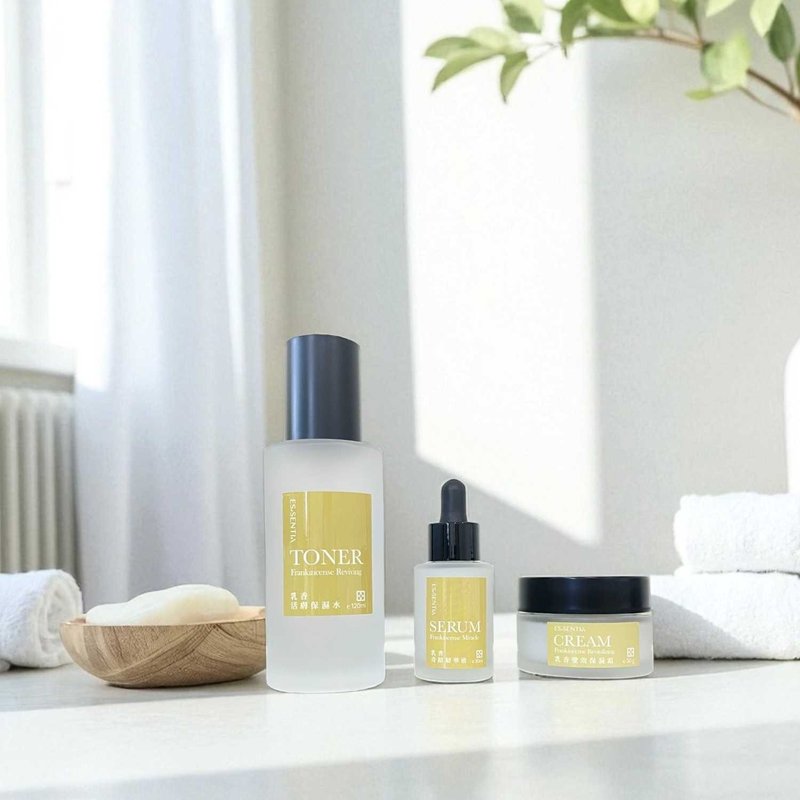 【乳香鎖潤組】化妝水+精華液+保濕乳霜・乳香純露・抗老緊緻修護 - 保養/沐浴旅行組 - 濃縮/萃取物 透明