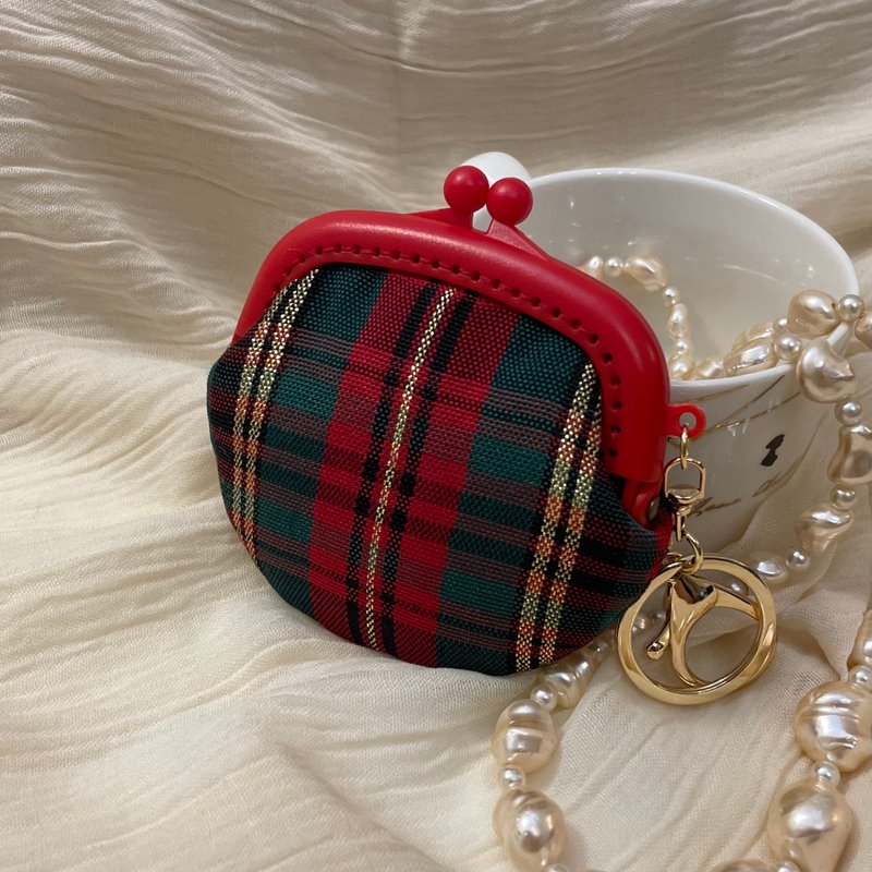 [Ocher Secret Love] Ready Stock/Glitter Scottish Plaid Kiss Lock Bag/Keychain/Pendant/Coin Purse - กระเป๋าใส่เหรียญ - วัสดุอื่นๆ สีแดง