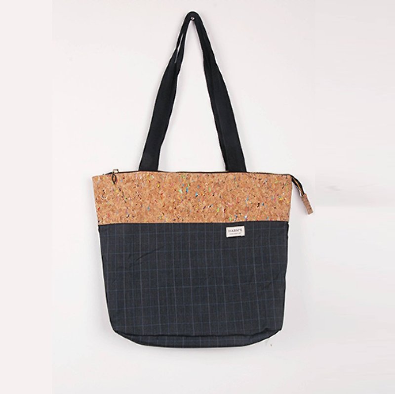 HARNS: Handmade tote bag tote bag black - Messenger Bags & Sling Bags - Other Materials Black