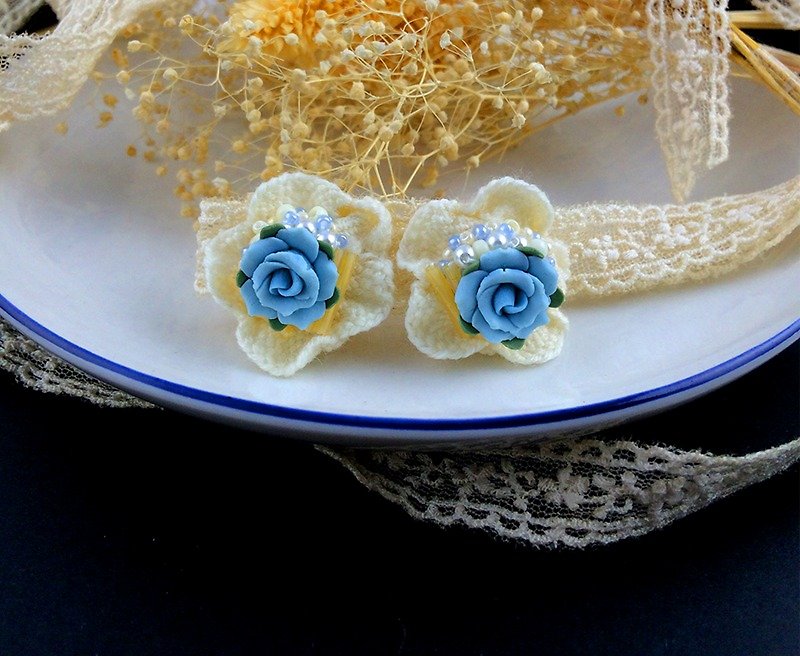 Hanayome Rose earrings handmade ear clip - Blue Rose - Earrings & Clip-ons - Other Materials Blue