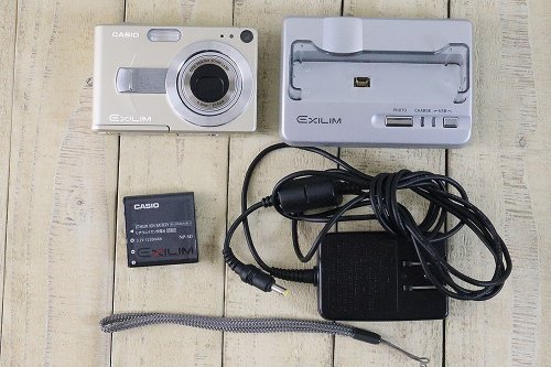 CASIO EX-Z40 デジタルカメラ ゴールド 完動品】CASIO EXILM EX-Z40 コンパクトデジタルカメラ ゴールド