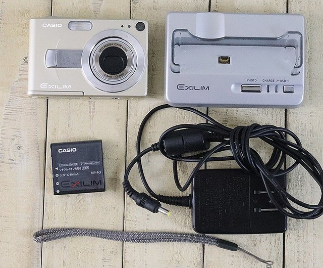 完動品】CASIO EXILM EX-Z40 コンパクトデジタルカメラゴールドS