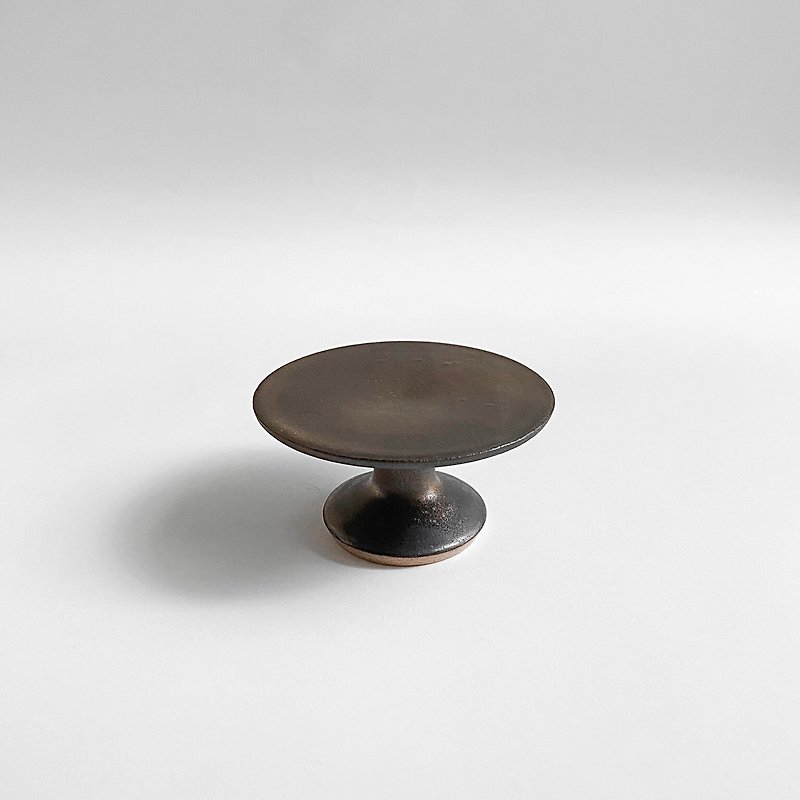 [Small high platform series] Black gold high plate No. 18 - Items for Display - Pottery Gold
