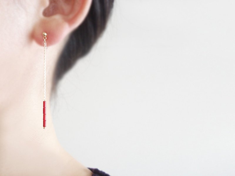 Red sea bamboo with long chain, clip on earrings 夾式 - Earrings & Clip-ons - Stone Red