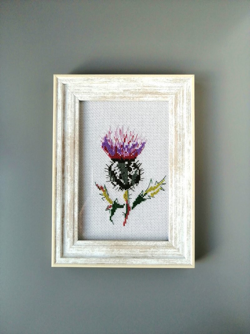 Thistle Flower Wall Art, Embroidery Hoop, Finished Fiber Art, Wall Décor - 壁貼/牆壁裝飾 - 亞麻 紫色