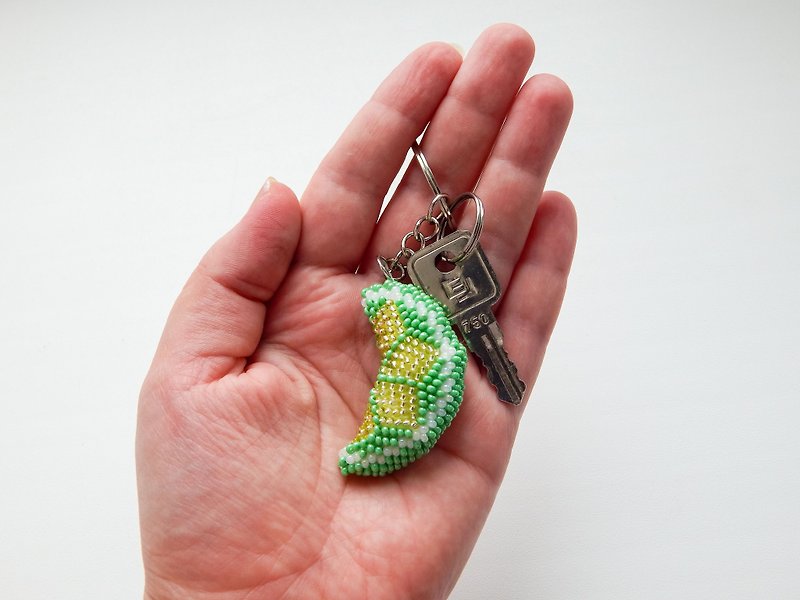 Green beaded key holder. Lime slice key ring. Beaded keychain. Fruit key holder. - Keychains - Other Materials Green