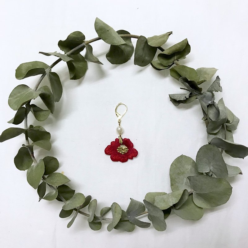 Japanese camellia - Earrings & Clip-ons - Paper Red