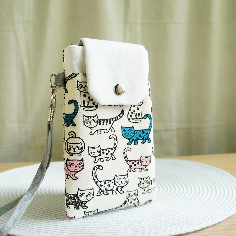 Lovely Japanese cloth [cool cat front pocket magnetic buckle mobile phone bag] mobile phone bag 5.5 吋 mobile phone iphonXR - Phone Cases - Cotton & Hemp White