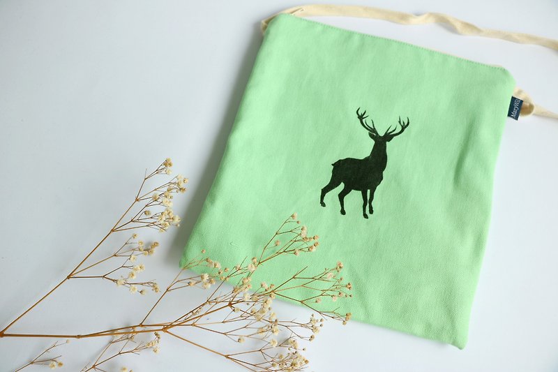 MaryWil方形小包-綠色雄鹿 - 側背包/斜背包 - 棉．麻 綠色