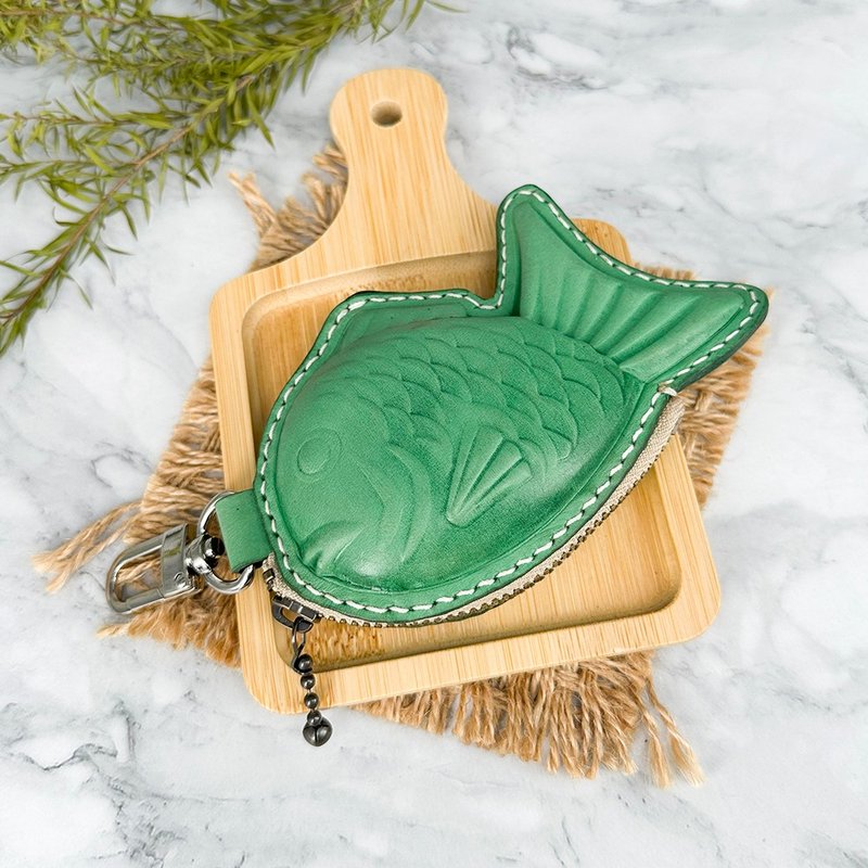 Matcha flavored taiyaki shaped bag - กระเป๋าใส่เหรียญ - หนังแท้ สีเขียว