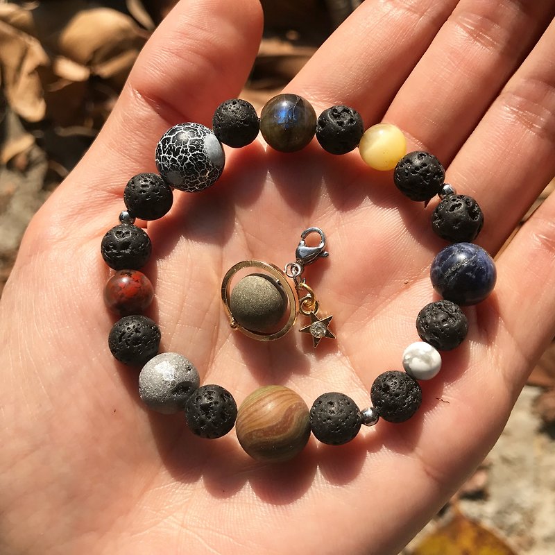 【Lost And Find】unisex Natural gemstone galaxy planet bracelet - สร้อยข้อมือ - เครื่องเพชรพลอย หลากหลายสี